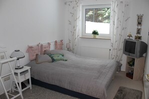 2 Schlafzimmer, Reisekinderbett, WLAN