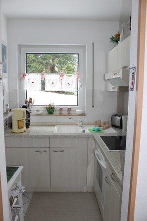 Kühlschrank, Mikrowelle, Ofen