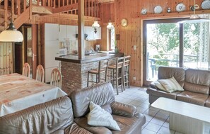 Télévision, lecteur de DVD, chaîne hi-fi