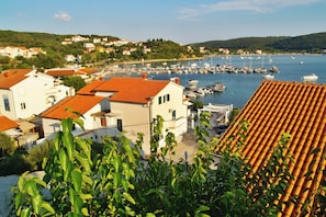 Marina - Holiday apartment with air conditioning (Kampor)