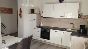 Køleskab, mikrobølgeovn, ovn, opvaskemaskine