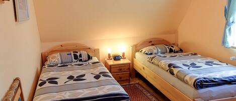 2 bedrooms, travel crib, WiFi, bed sheets