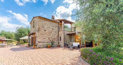 Gorgeous home in Seggiano GR with house a panoramic view
