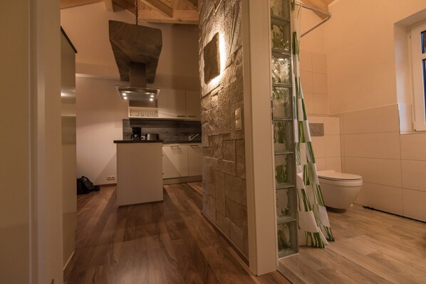 Unclassified image, 1 of 20, button