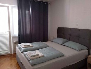 2 bedrooms, free WiFi - Holiday apartment with terrace and air conditioning (Zadar)