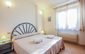 3 bedrooms, WiFi, bed sheets