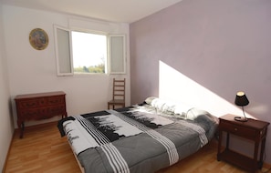 2 chambres, lit parapluie, Wi-Fi gratuit, draps fournis