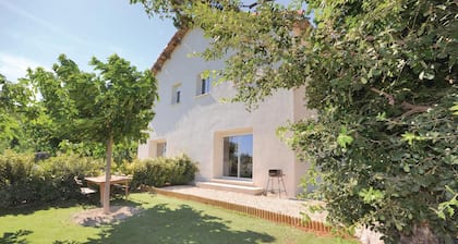 Lovely home in Le Sambuc