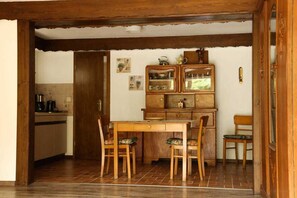 Unclassified image, 3 of 11, button