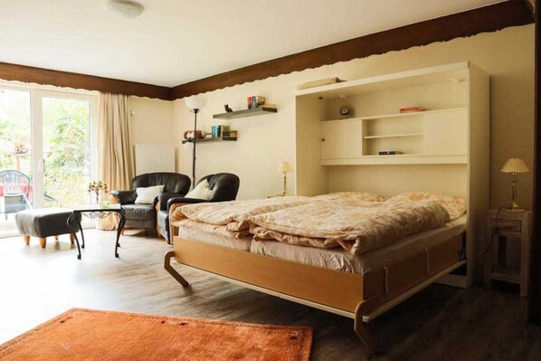 Unclassified image, 1 of 11, button