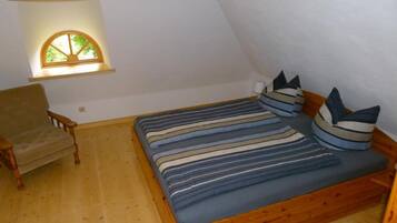 2 Schlafzimmer, Reisekinderbett, WLAN, Bettwäsche