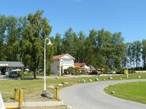 Unclassified image, 3 of 40, button