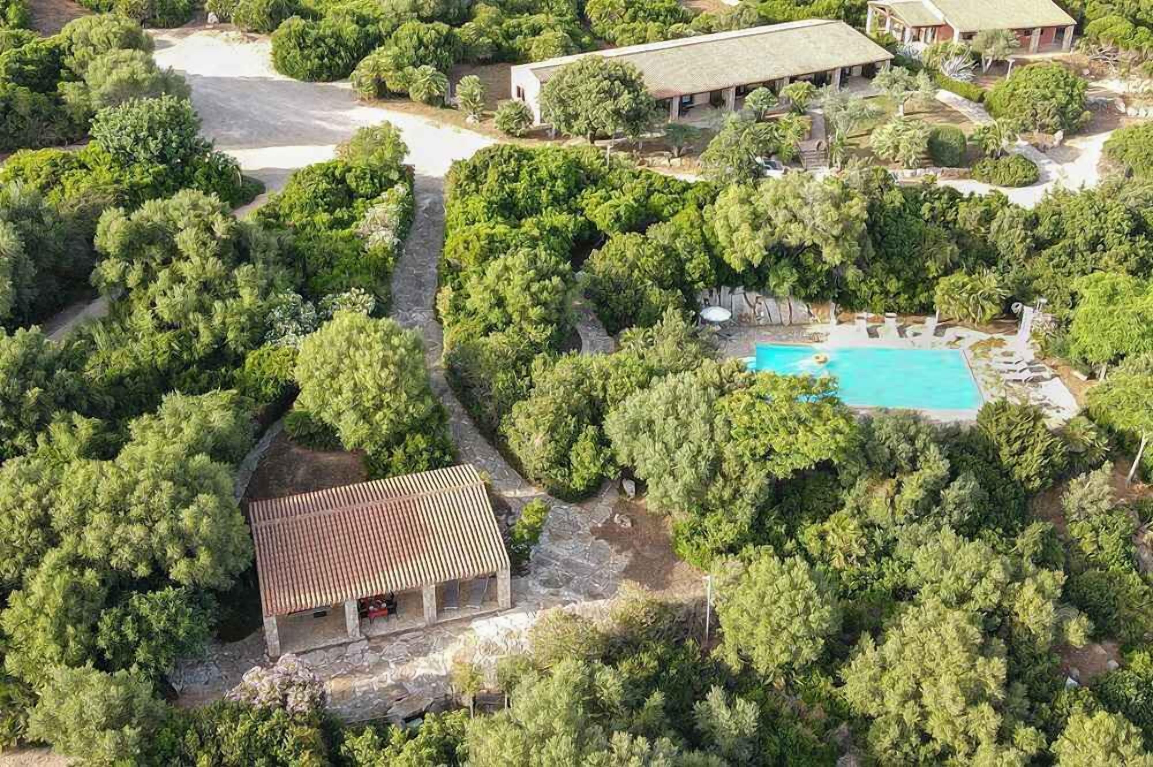 المنشأة من الخارج