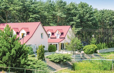 Nice home in Solec Wlkp. with WiFi