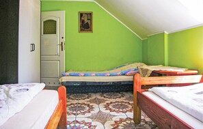 6 makuuhuonetta, ilmainen Wi-Fi