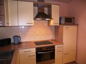 Køleskab, mikrobølgeovn, ovn, opvaskemaskine