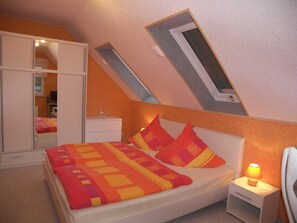 2 chambres, bureau, Wi-Fi, draps fournis