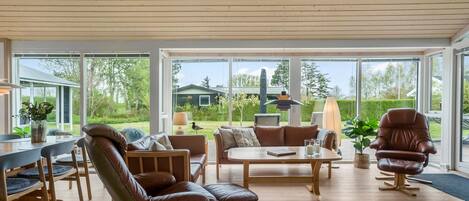 Smart-tv en een open haard