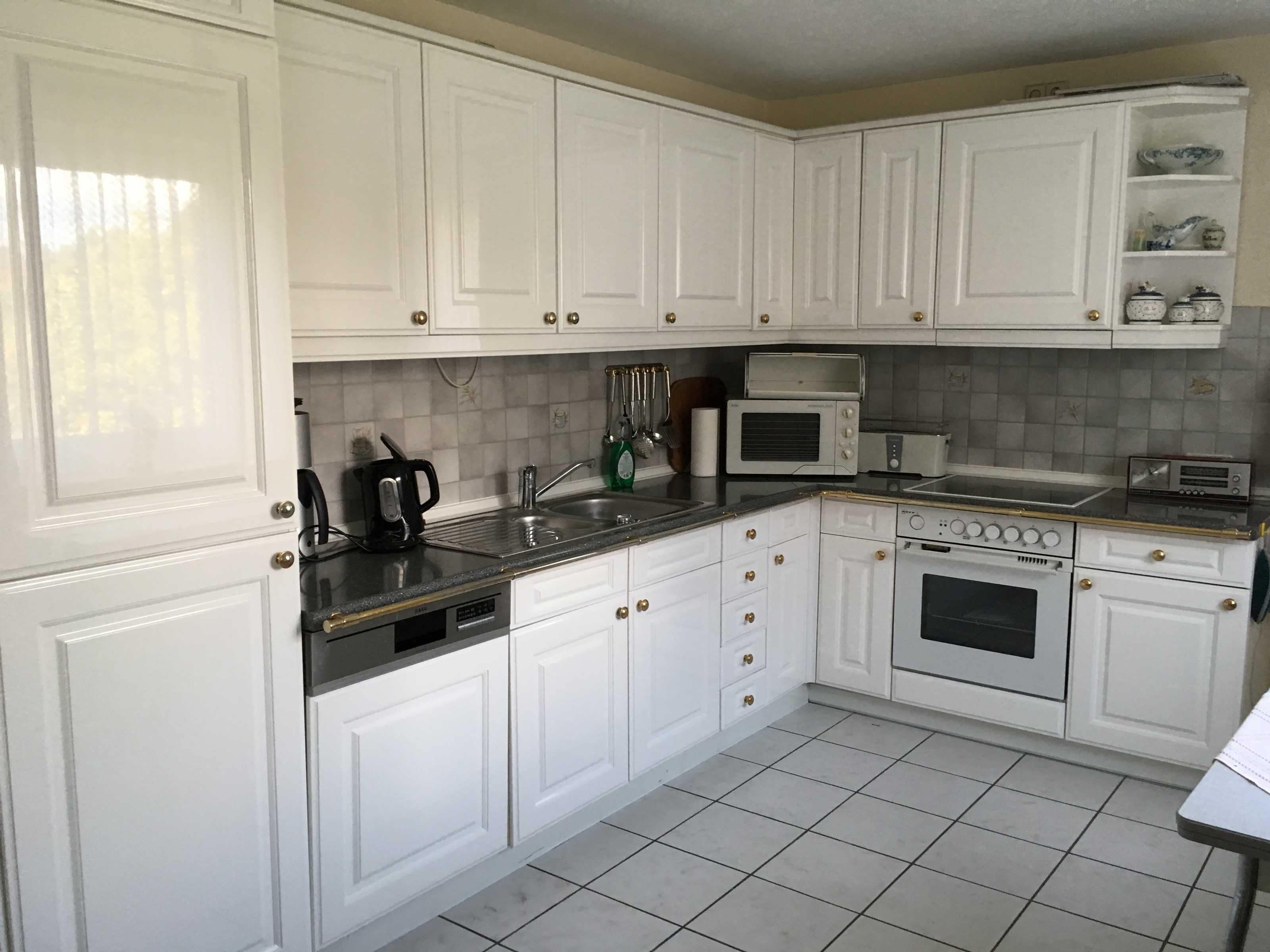 Kühlschrank, Mikrowelle, Ofen, Geschirrspüler