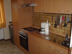 Kühlschrank, Mikrowelle, Ofen