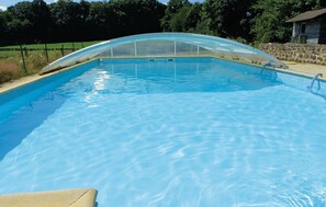 Outdoor pool - Beautiful home in Domfront en Champagne (Domfront en Champagne)