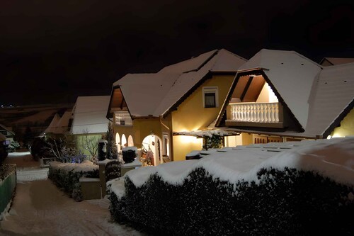 Ferienwohnung mit Terrasse, WLAN und Klimaanlage