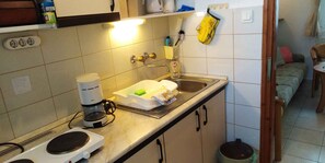 Refrigerador, microondas, parrilla de estufa y tostadora