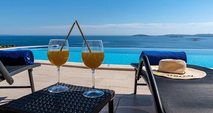 Cozy home in Mokalo with house sea view