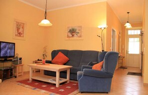 Unclassified image, 3 of 6, button - (109) 2-room apartment - apartment house Dünenschloss (Kühlungsborn)