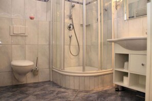 Unclassified image, 2 of 6, button - (109) 2-room apartment - apartment house Dünenschloss (Kühlungsborn)