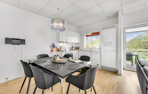Dining - Lovely home in Ringkøbing with WiFi (Ringkøbing)