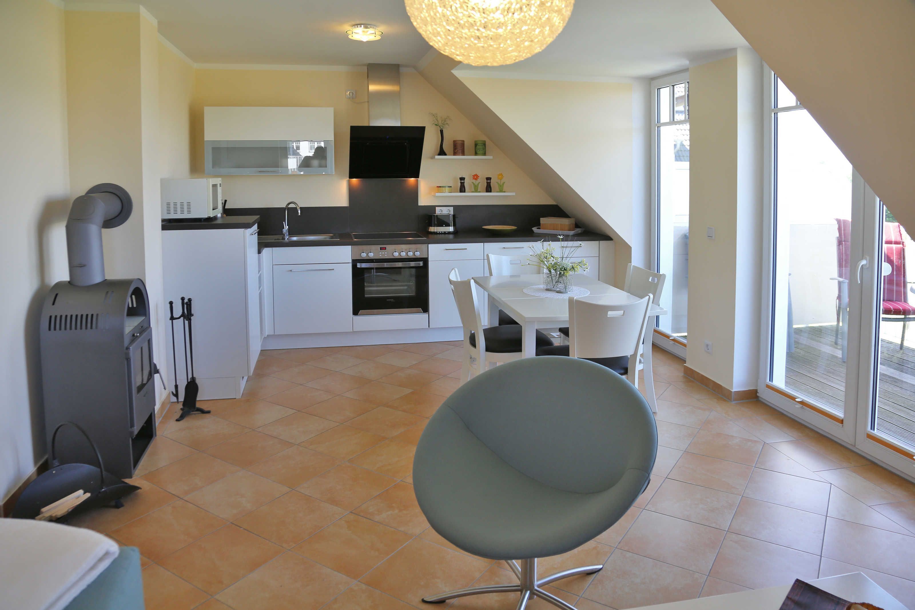 Kühlschrank, Mikrowelle, Ofen, Geschirrspüler