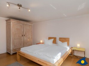 1 Schlafzimmer, Schreibtisch, WLAN, Bettwäsche