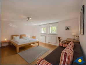 1 Schlafzimmer, Schreibtisch, WLAN, Bettwäsche