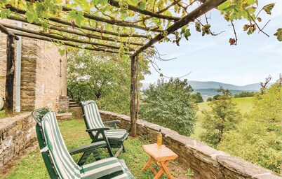 Nice home in Borgo Val di Taro PR