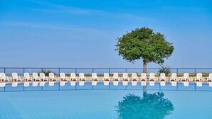 Unclassified image, 4 of 20, button - Studio with outdoor pool (Umag)