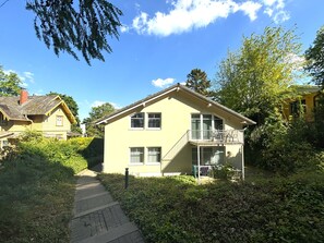 Unclassified image, 4 of 23, button - House Oie-Idyll ****ca. 10 minutes walk from the Baltic Sea beach**** - Holiday apartment (Zinnowitz)