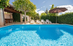 A heated pool - Beautiful home in Vinjani Donji (Vinjani Donji)