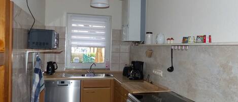 Réfrigérateur, micro-ondes, four, lave-vaisselle