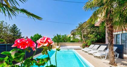 Huoneistossa on parveke