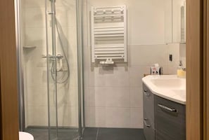 Shower - Vacation apartment in Samtens - Holiday apartment 1 (Samtens)