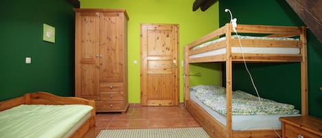 2 Schlafzimmer, Reisekinderbett, WLAN, Bettwäsche