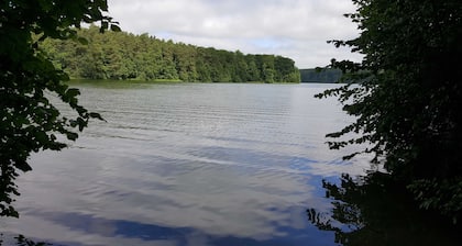Schnuckelige Ferienwohnung mitten in der Seenplatte - Ferienwohnung