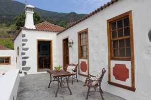 Unclassified image, 2 of 13, button - El Diamante, Spain (Tigalate)