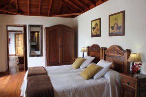 Unclassified image, 2 of 13, button