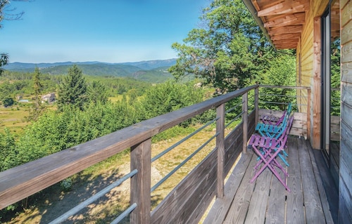 Beautiful home in Bordezac