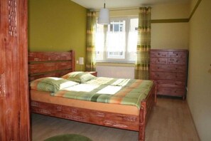 2 habitaciones, cuna de viaje y acceso para silla de ruedas 