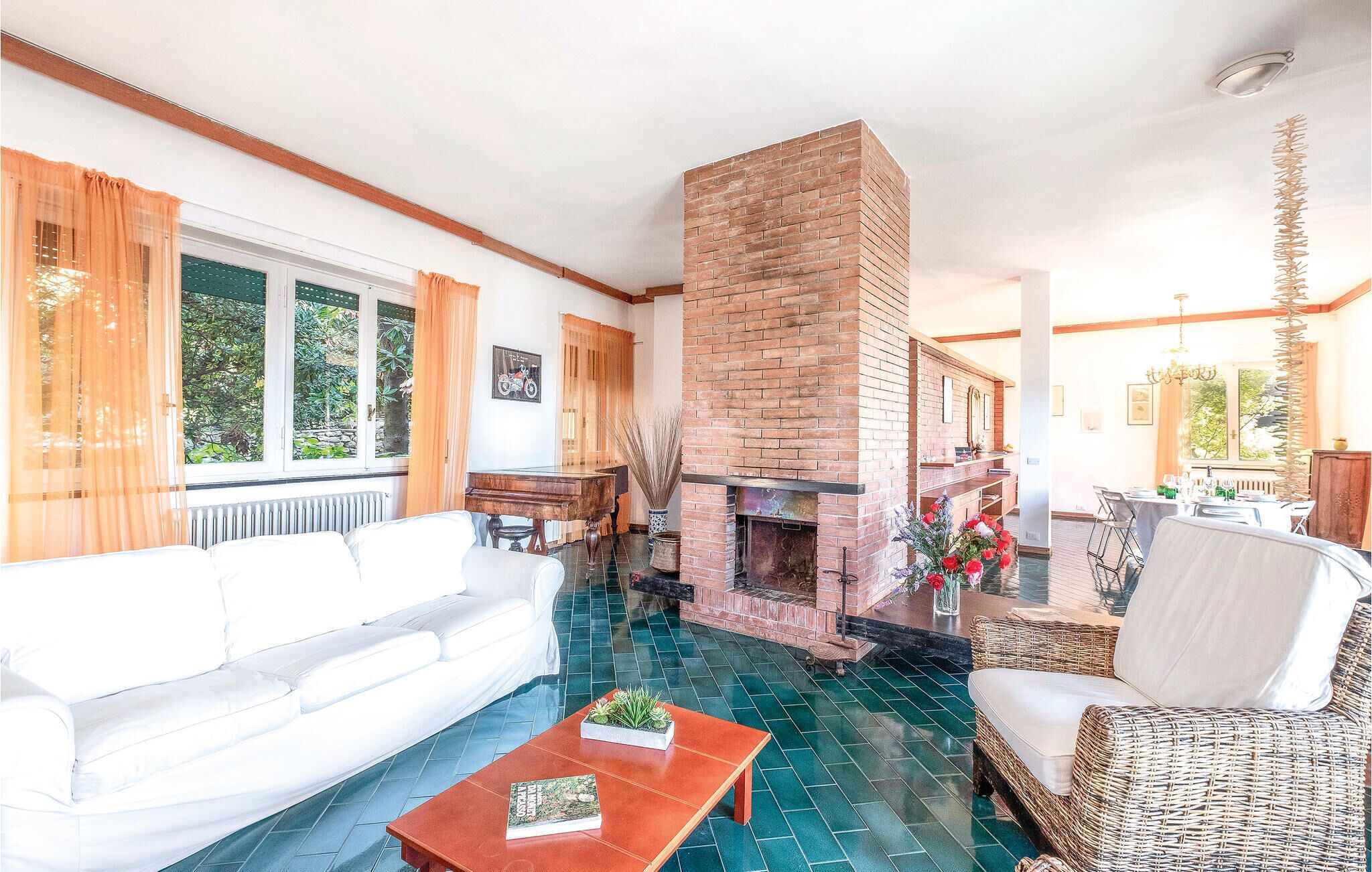 Kamin, Tischfußball, Tischtennisplatte