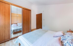 4 quartos, Wi-Fi de cortesia, roupa de cama