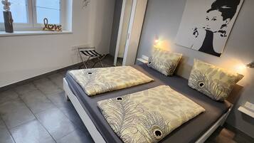 Apartamento Confort (7) | Ropa de cama hipoalergénica, cortinas opacas, sistema de insonorización